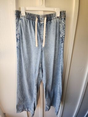 Gap High Rise Wide Leg Light Wash Denim Drawstring Size Medium